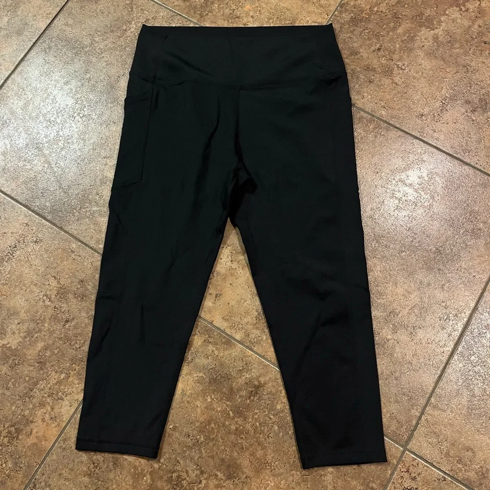 Zyia Crop Leggings in Black Size 14-16 - Picture 3 of 7